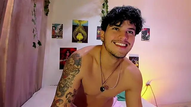 Snapshot of Nekoboy01 chatting on December 26, 3:42 pm Nekoboy01 online show from December 26, 3:42 pm