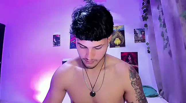 Snapshot of Nekoboy01 chatting on December 29, 12:30 am Nekoboy01 online show from December 29, 12:30 am