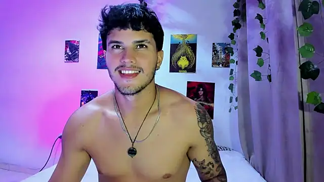 Snapshot of Nekoboy01 chatting on December 30, 5:04 am Nekoboy01 online show from December 30, 5:04 am