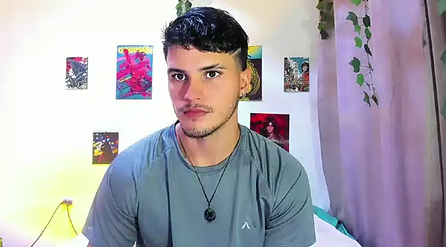 Snapshot of Nekoboy01 chatting on January 11, 11:24 pm Nekoboy01 online show from January 11, 11:24 pm