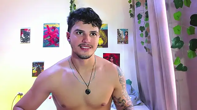 Snapshot of Nekoboy01 chatting on January 18, 8:19 pm Nekoboy01 online show from January 18, 8:19 pm