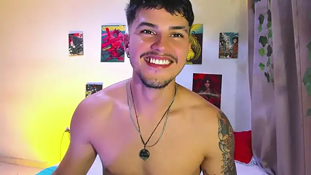 Snapshot of Nekoboy01 chatting on January 21, 11:34 pm Nekoboy01 online show from January 21, 11:34 pm