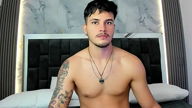 Snapshot of Nekoboy01 chatting on January 31, 7:40 pm Nekoboy01 online show from January 31, 7:40 pm