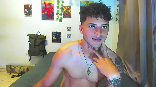 Snapshot of Nekoboy01 chatting on October 2, 8:38 pm Nekoboy01 online show from October 2, 8:38 pm