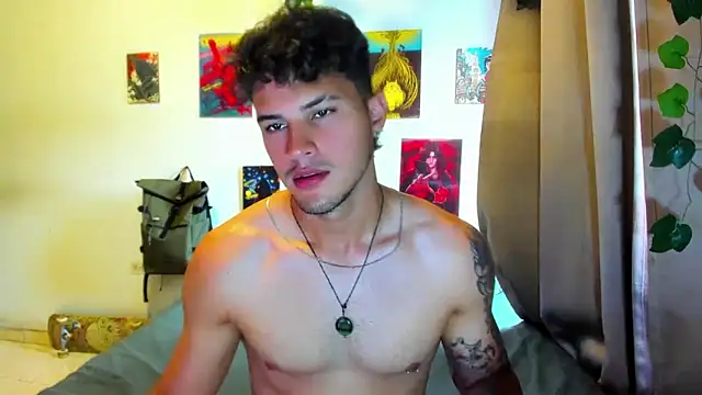 Snapshot of Nekoboy01 chatting on October 6, 6:27 pm Nekoboy01 online show from October 6, 6:27 pm