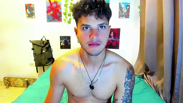 Snapshot of Nekoboy01 chatting on October 8, 8:06 pm Nekoboy01 online show from October 8, 8:06 pm