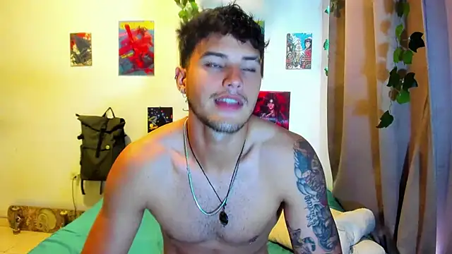 Snapshot of Nekoboy01 chatting on October 10, 6:40 pm Nekoboy01 online show from October 10, 6:40 pm