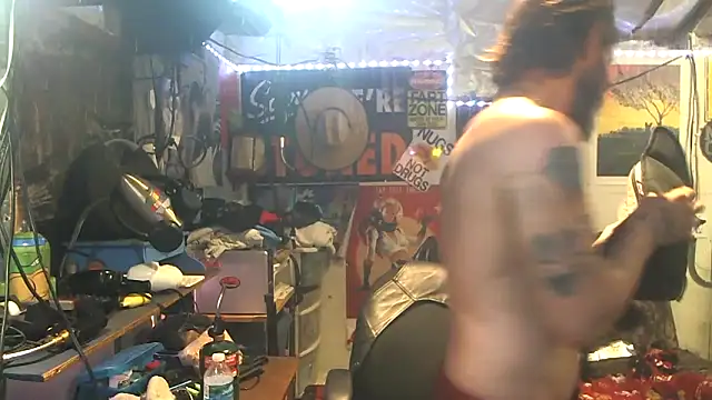 CloudDadddyyy420 online show from December 16, 11:21 pm