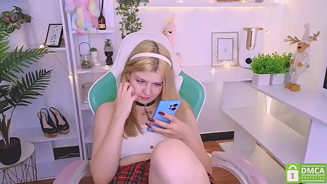 Snapshot of Grace_and__Jacob chatting on December 28, 2:53 pm Grace and Jacob online show from December 28, 2:53 pm