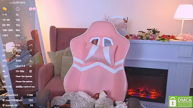 Snapshot of Grace_and__Jacob chatting on January 20, 12:49 pm Grace and Jacob online show from January 20, 12:49 pm