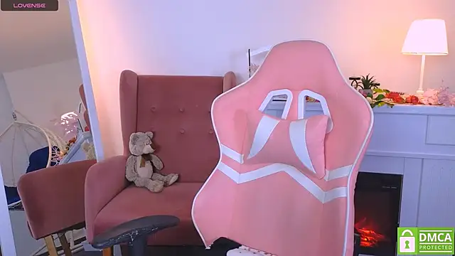 Snapshot of Grace_and__Jacob chatting on January 30, 9:47 am Grace and Jacob online show from January 30, 9:47 am