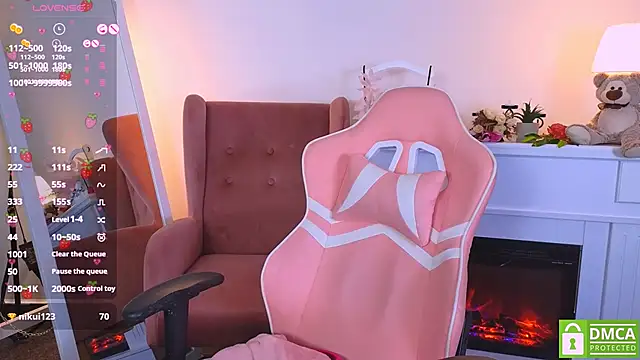 Snapshot of Grace_and__Jacob chatting on February 16, 6:32 pm Grace and Jacob online show from February 16, 6:32 pm