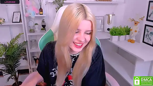 Snapshot of Grace_and__Jacob chatting on March 8, 2:12 am Grace and Jacob online show from March 8, 2:12 am