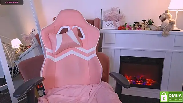 Snapshot of Grace_and__Jacob chatting on March 22, 6:03 pm Grace and Jacob online show from March 22, 6:03 pm