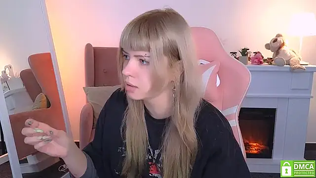 Snapshot of Grace_and__Jacob chatting on October 8, 6:11 am Grace and Jacob online show from October 8, 6:11 am