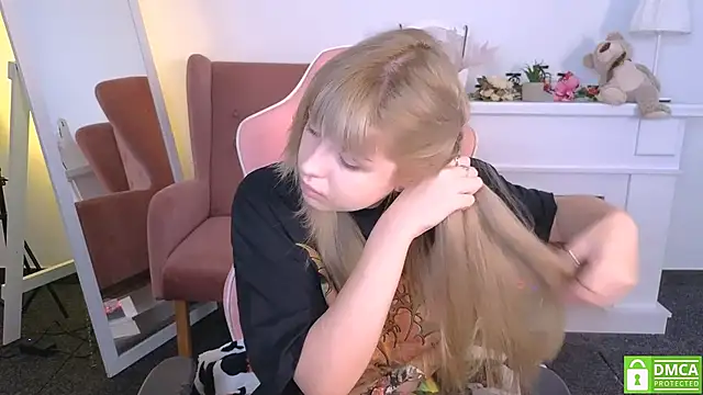 Snapshot of Grace_and__Jacob chatting on October 11, 6:23 am Grace and Jacob online show from October 11, 6:23 am