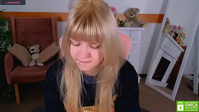 Snapshot of Grace_and__Jacob chatting on October 26, 6:41 am Grace and Jacob online show from October 26, 6:41 am