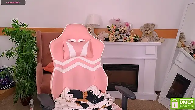 Snapshot of Grace_and__Jacob chatting on November 6, 6:58 am Grace and Jacob online show from November 6, 6:58 am