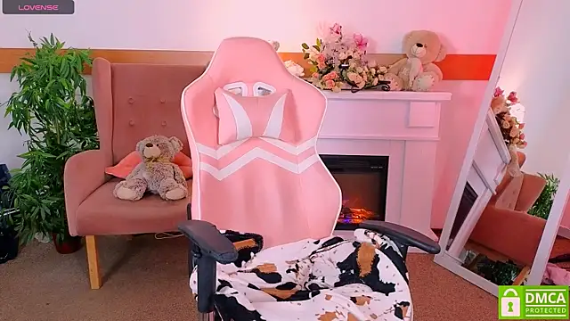 Snapshot of Grace_and__Jacob chatting on November 20, 4:29 pm Grace and Jacob online show from November 20, 4:29 pm