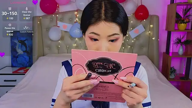 Snapshot of Wendy__Hills chatting on February 12, 12:33 pm Wendy Hills online show from February 12, 12:33 pm