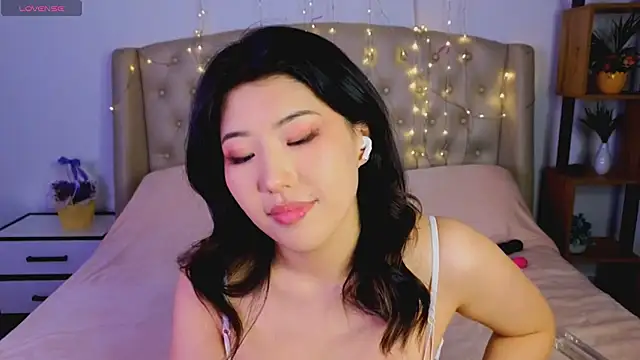 Snapshot of Wendy__Hills chatting on March 16, 5:17 pm Wendy Hills online show from March 16, 5:17 pm