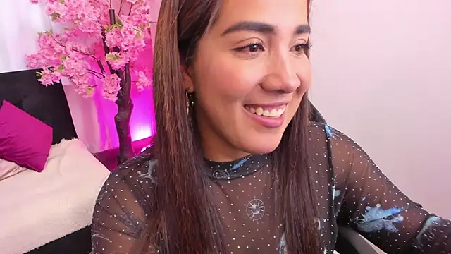 KAROLIVONNE online show from April 21, 9:06 pm