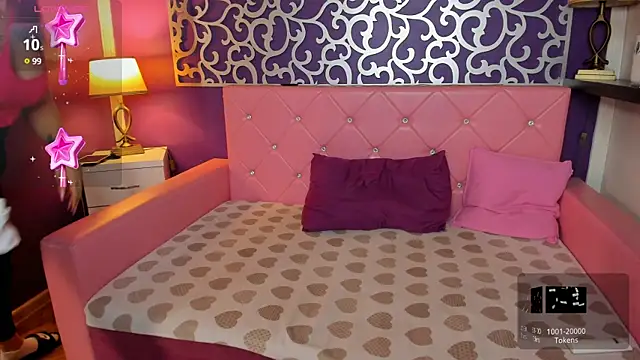 Snapshot of naughtycleo chatting on March 22, 7:25 am naughtycleo online show from March 22, 7:25 am