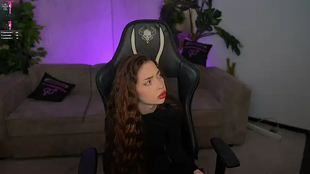 Snapshot of Kate054 chatting on November 19, 3:12 pm Kate054 online show from November 19, 3:12 pm