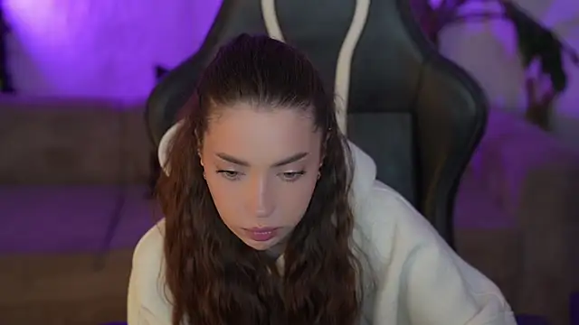 Snapshot of Kate054 chatting on November 21, 3:22 pm Kate054 online show from November 21, 3:22 pm