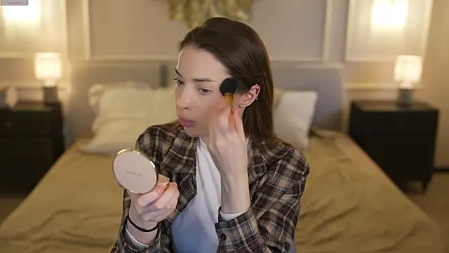 Snapshot of Kate054 chatting on December 3, 11:19 am Kate054 online show from December 3, 11:19 am