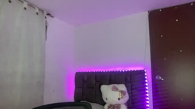 Snapshot of salome_polaniiee chatting on February 28, 6:14 am salome polaniiee online show from February 28, 6:14 am