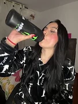 salome polaniiee online show from April 21, 5:36 am