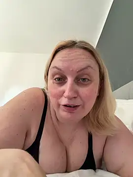 Snapshot of BBW_Nora chatting on June 23, 8:45 am BBW Nora online show from June 23, 8:45 am