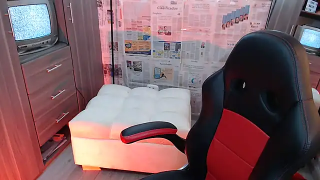 i am nina  online show from February 10, 9:04 pm