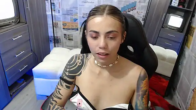 i am nina  online show from February 13, 11:15 pm