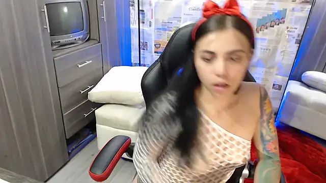 i am nina  online show from February 15, 2:15 am