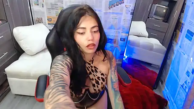 i am nina  online show from February 17, 8:58 pm