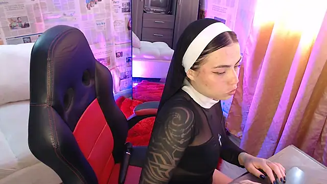 i am nina  online show from October 21, 7:36 pm