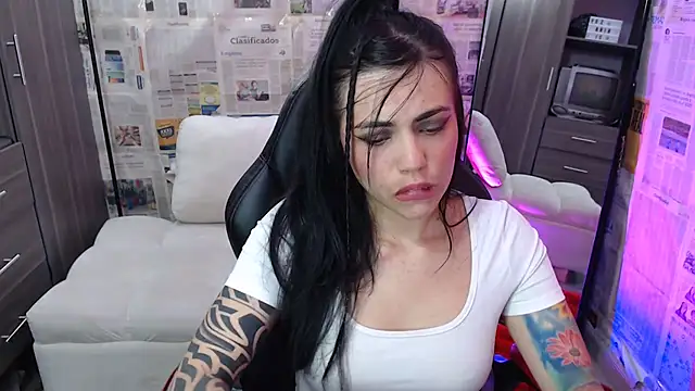 i am nina  online show from October 23, 9:57 pm