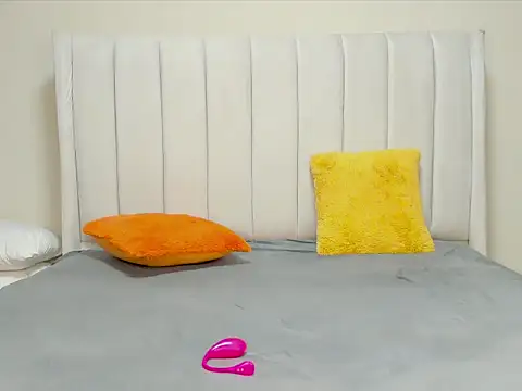 Snapshot of _heavenlysent chatting on September 23, 3:53 am heavenlysent online show from September 23, 3:53 am