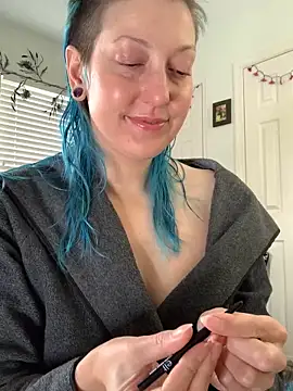 Snapshot of MissCumberdale chatting on December 19, 5:08 pm MissCumberdale online show from December 19, 5:08 pm