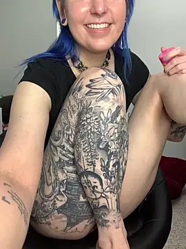 Snapshot of MissCumberdale chatting on October 8, 6:27 pm MissCumberdale online show from October 8, 6:27 pm