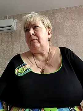 EffectFiona online show from February 22, 6:17 am