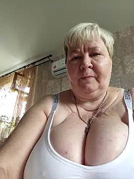 EffectFiona online show from September 15, 2:33 am