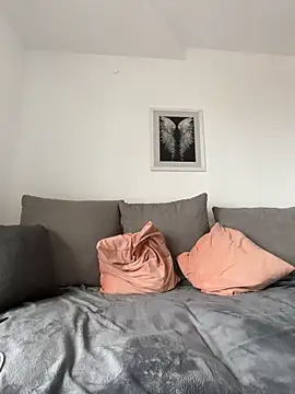 MaviePearl online show from April 22, 7:33 am