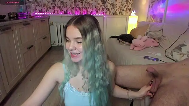 Snapshot of OceanSkyBaby chatting on December 3, 8:06 pm OceanSkyBaby online show from December 3, 8:06 pm