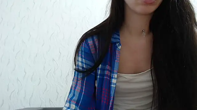 Snapshot of HoneyWiles chatting on December 10, 1:11 pm HoneyWiles online show from December 10, 1:11 pm