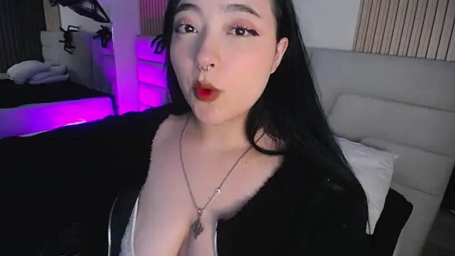 Snapshot of Miss_Loise chatting on November 3, 4:14 am Miss Loise online show from November 3, 4:14 am