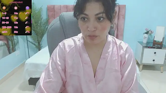 sophia hadid online show from December 2, 8:26 pm