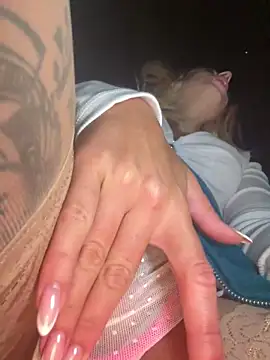 Snapshot of BritneyDimond chatting on December 30, 11:28 pm BritneyDimond online show from December 30, 11:28 pm